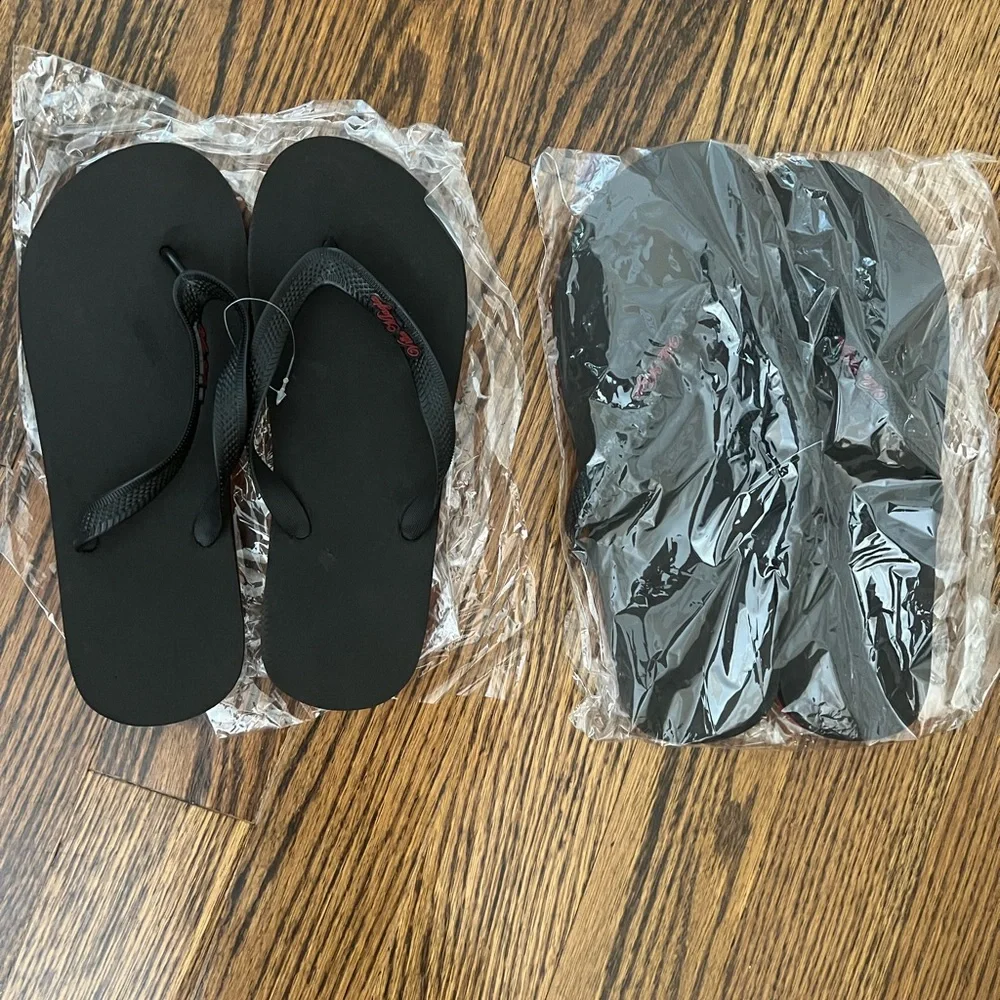 Lot of new thing flip flops - Picture 5 of 5